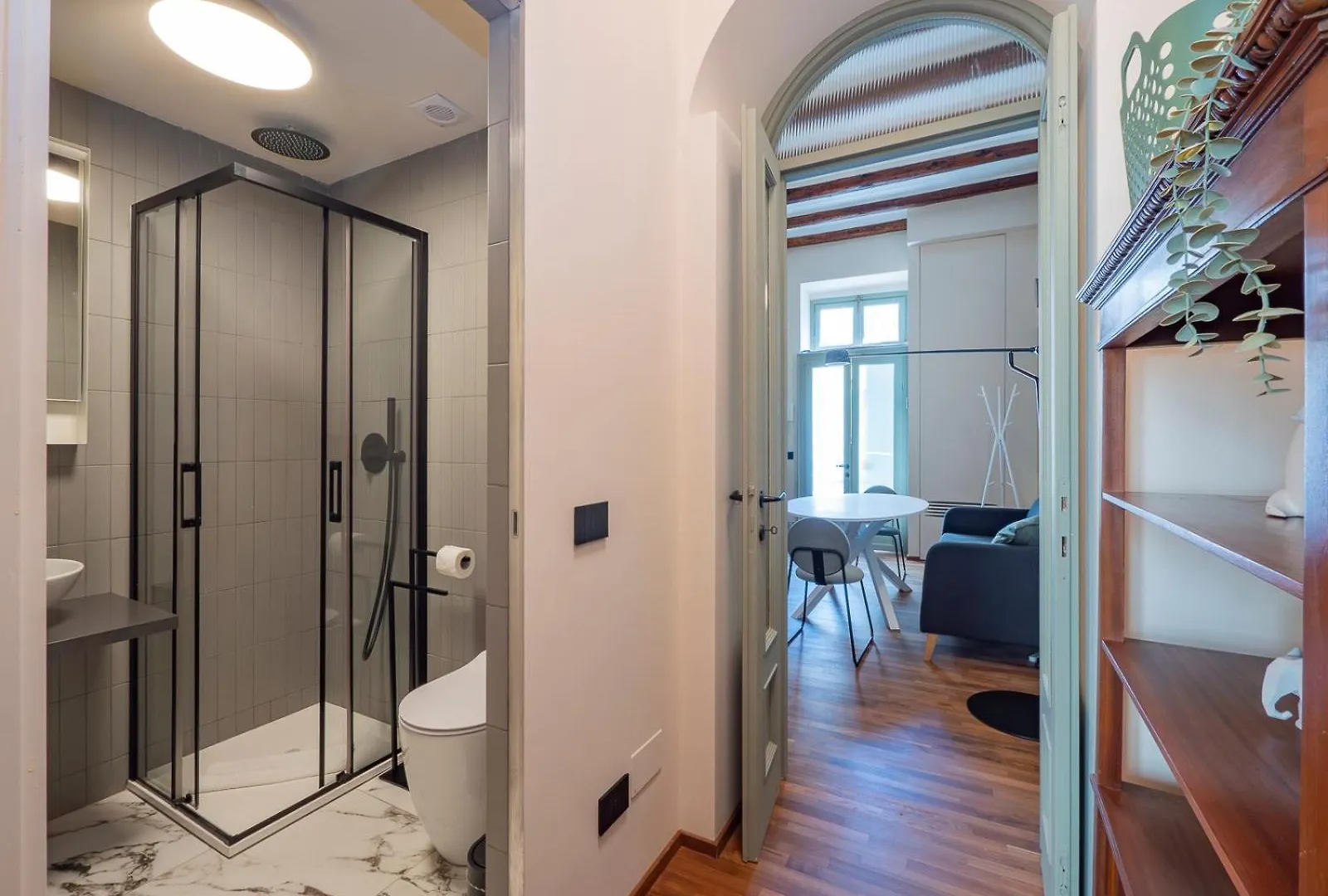 Xenia Apartments - Renovated Two-Room Apartment In Sant'Ambrogio Milaan 0*,  Italië