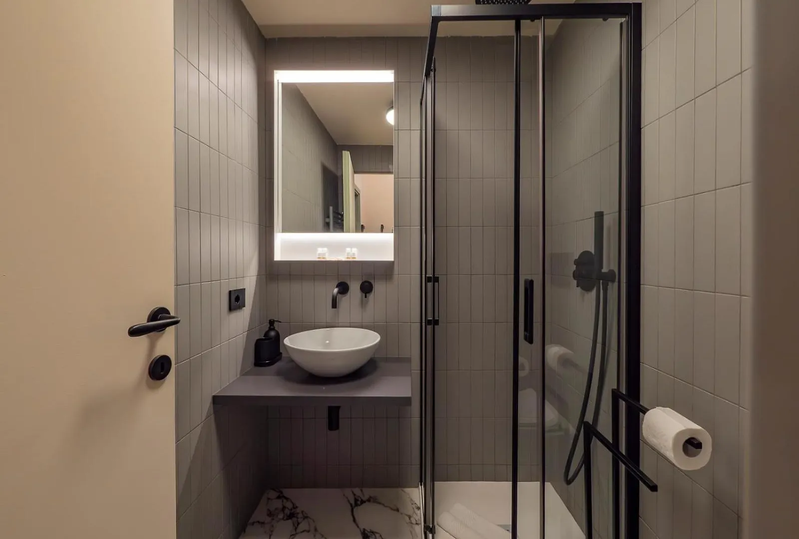 Xenia Apartments - Renovated Two-Room Apartment In Sant'Ambrogio Milaan